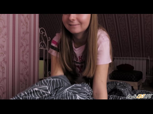 ❤️ Blondie na-aṅụ BFF ya nke ukwuu wee nweta ọnụ n'ọnụ ya ❤️ Anal video ❌️❤